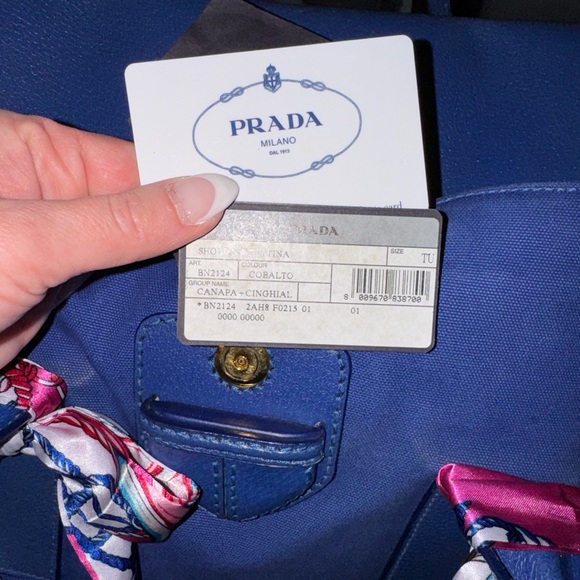 💙 Prada 💙 - Picture 5 of 16